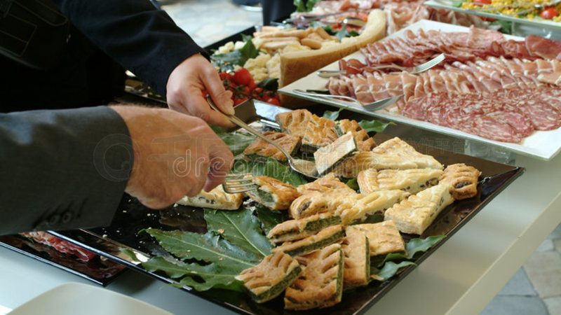 校园茶饮新风尚：走近学校附近的茶饮品牌